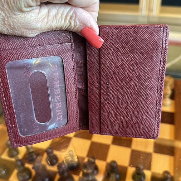 BURBERRY CARD CASE GUC BURGUNDY/ PLAID.. 4.24x 3 - Picture 4 of 8